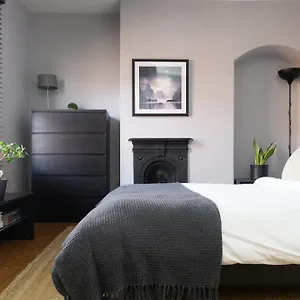  Apartment Townhouse In Trendy Suburb Of Hoole
