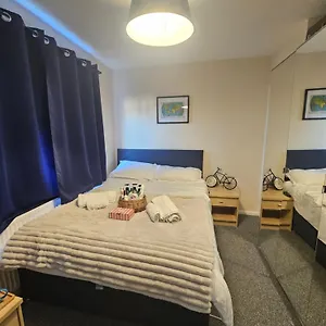  Homestay Double Bedroom Located Close To Manchester Airport